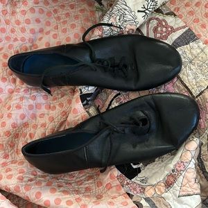 Women’s tap shoes